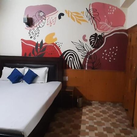 Throttle Shrottle Moto Hostel Манали Экстерьер фото