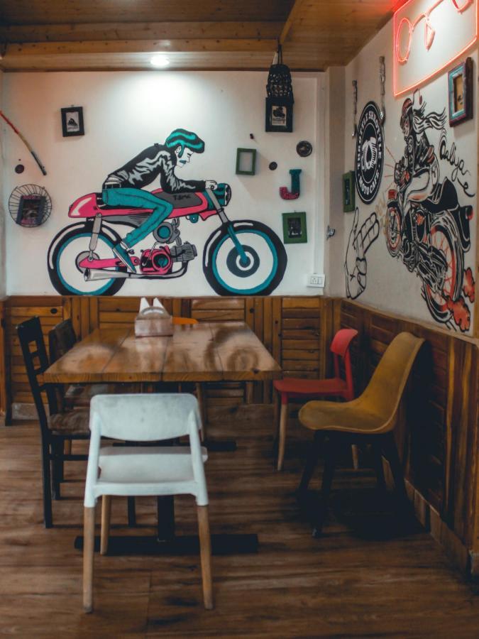 Throttle Shrottle Moto Hostel Манали Экстерьер фото