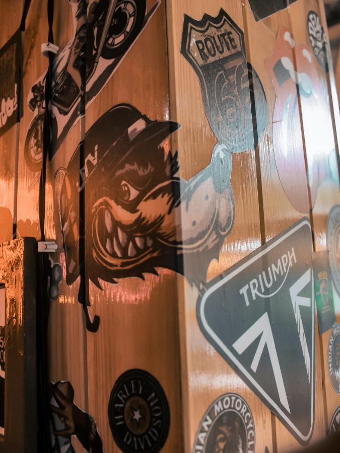 Throttle Shrottle Moto Hostel Манали Экстерьер фото