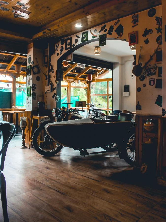 Throttle Shrottle Moto Hostel Манали Экстерьер фото