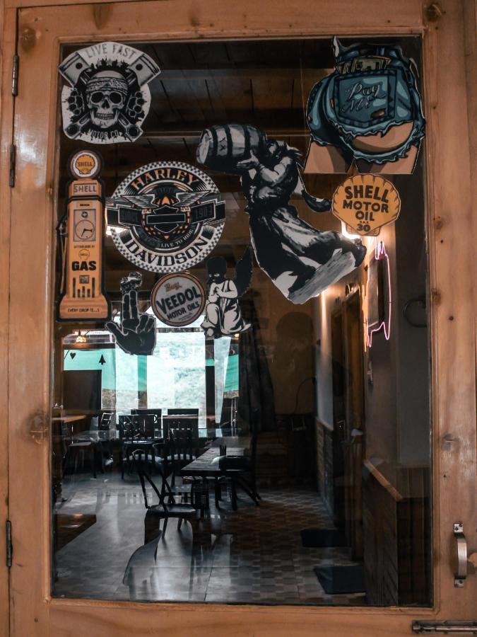Throttle Shrottle Moto Hostel Манали Экстерьер фото