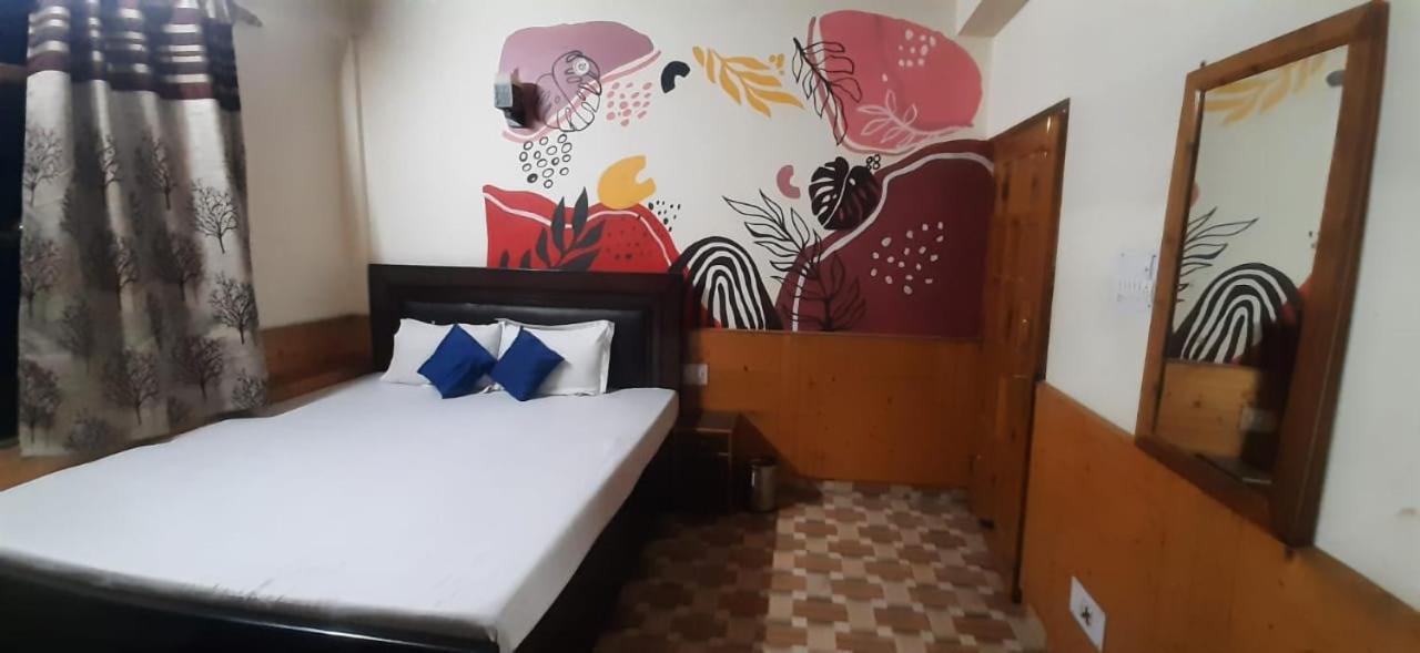 Throttle Shrottle Moto Hostel Манали Экстерьер фото