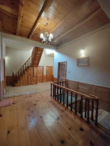 Throttle Shrottle Moto Hostel Манали Экстерьер фото